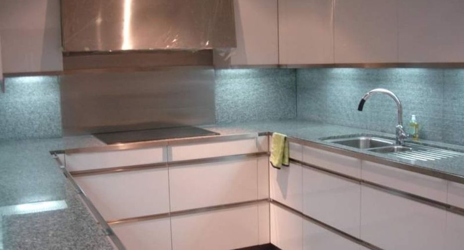 For rent 3 bedrooms condo in Sathon, Bangkok