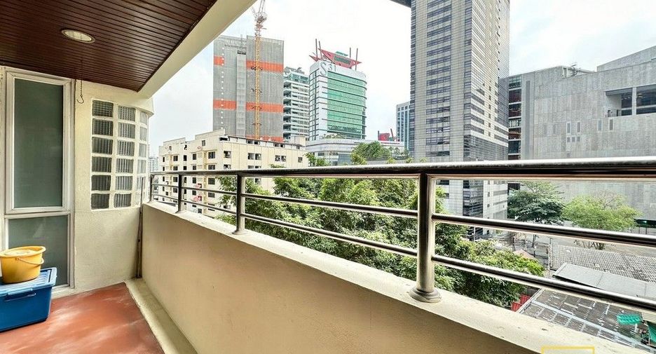 Condo en alquiler de 3 habitaciones en Khlong Toei, Bangkok