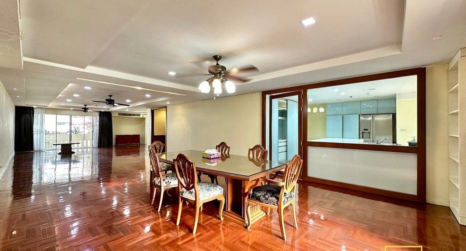 Condo en alquiler de 3 habitaciones en Khlong Toei, Bangkok