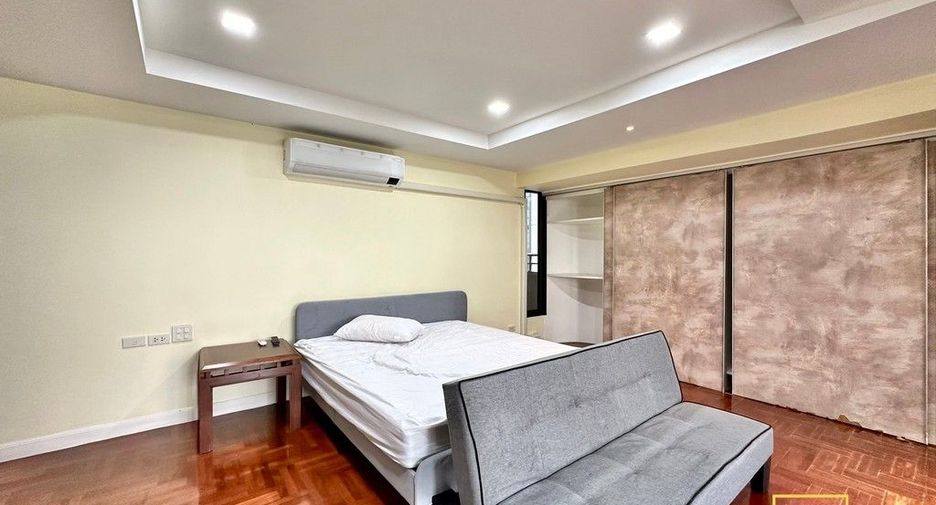 Condo en alquiler de 3 habitaciones en Khlong Toei, Bangkok