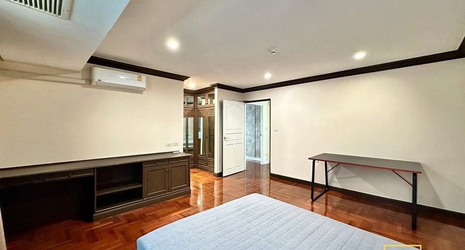 Condo en alquiler de 3 habitaciones en Khlong Toei, Bangkok
