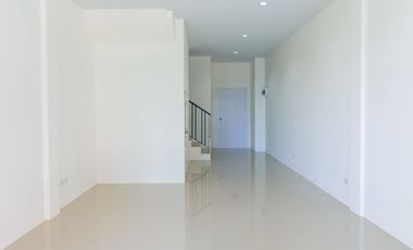 For sale 3 bedrooms retail Space in Nong Chok, Bangkok