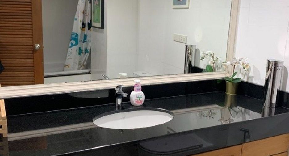 Condo en alquiler de 3 habitaciones en Watthana, Bangkok