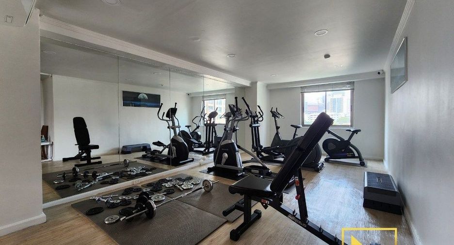Condo en alquiler de 3 habitaciones en Watthana, Bangkok