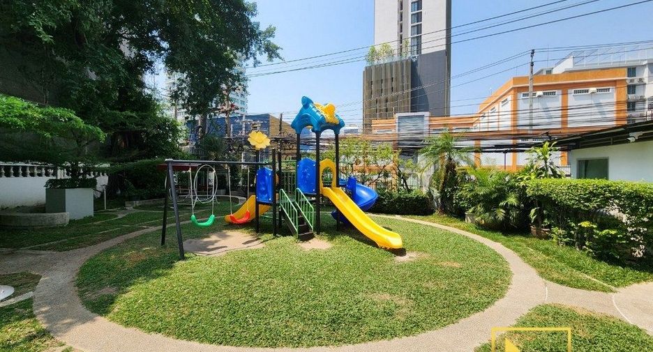 Condo en alquiler de 3 habitaciones en Watthana, Bangkok