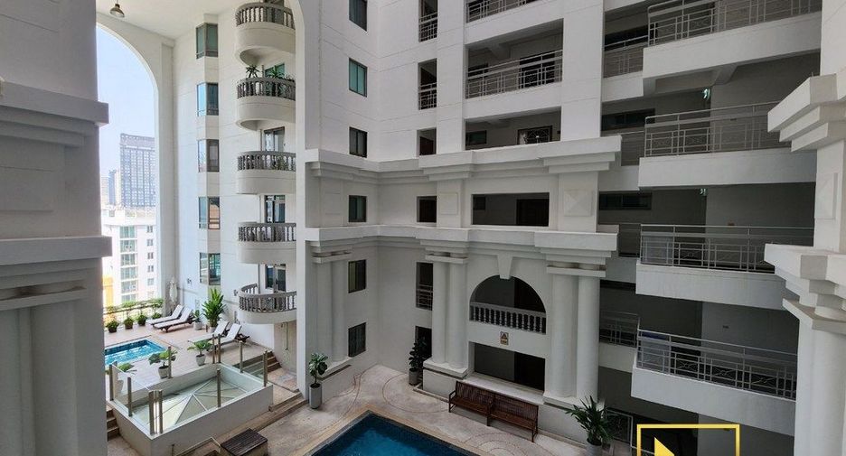 Condo en alquiler de 3 habitaciones en Watthana, Bangkok