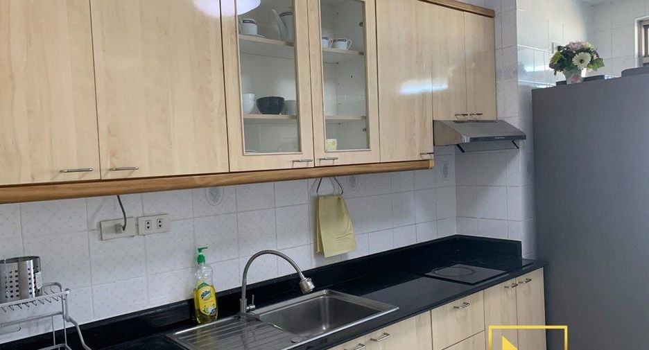 Condo en alquiler de 3 habitaciones en Watthana, Bangkok