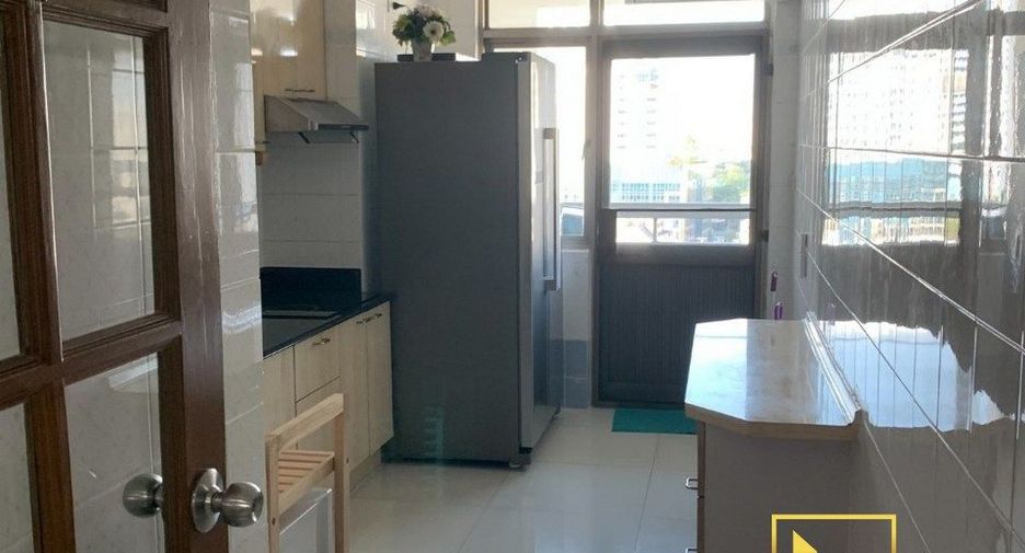 Condo en alquiler de 3 habitaciones en Watthana, Bangkok