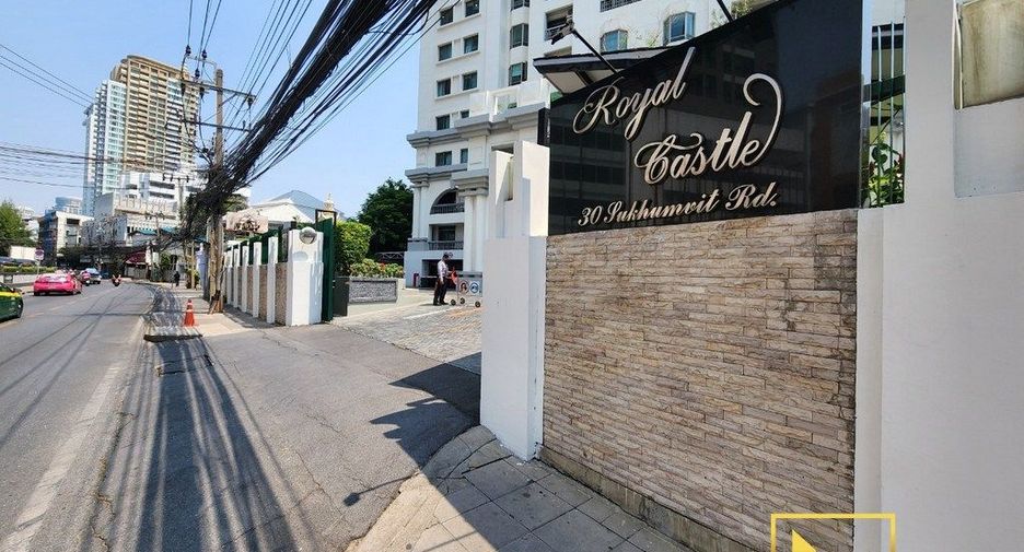 Condo en alquiler de 3 habitaciones en Watthana, Bangkok