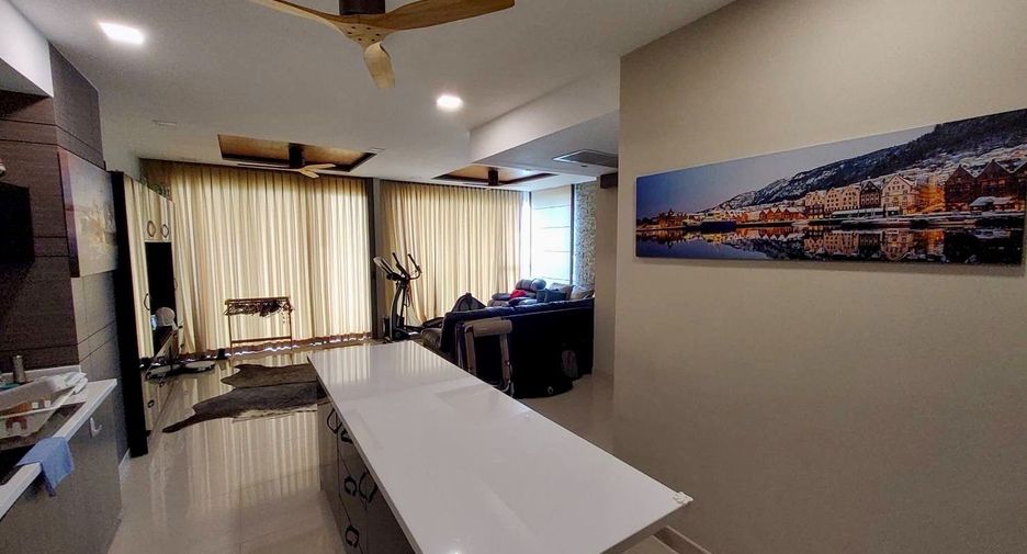 For rent 2 bedrooms condo in Bang Lamung, Chonburi
