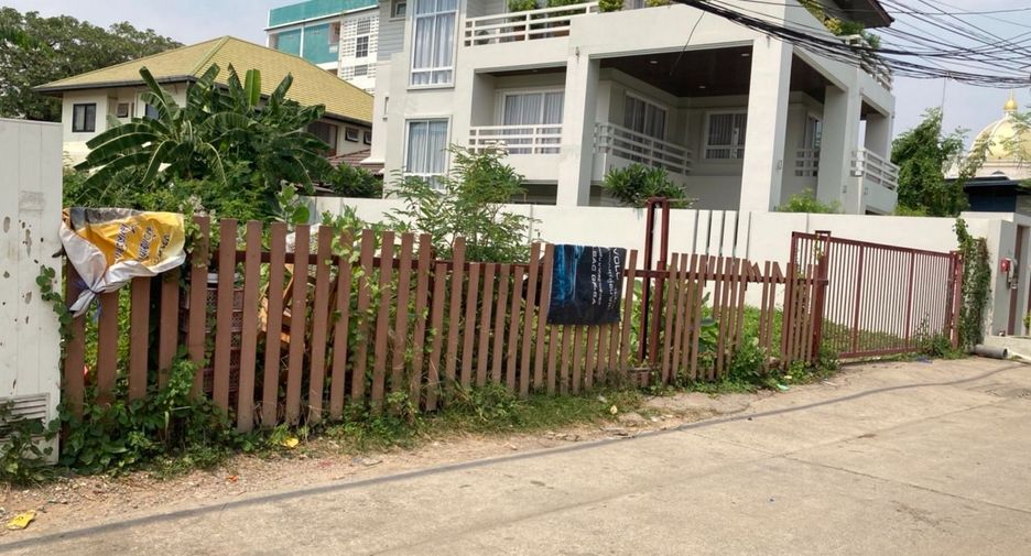 For rent そして for sale land in Chatuchak, Bangkok