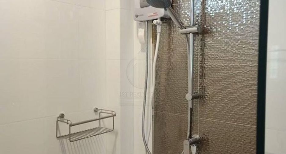 Casa en alquiler de 4 habitaciones en Bang Na, Bangkok