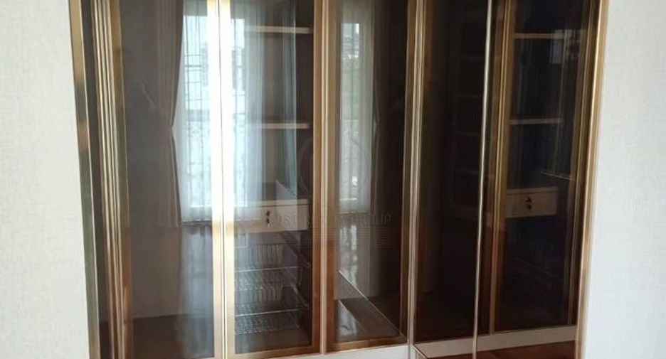 Casa en alquiler de 4 habitaciones en Bang Na, Bangkok