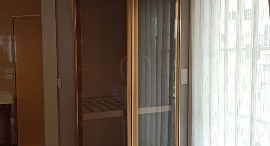 Casa en alquiler de 4 habitaciones en Bang Na, Bangkok