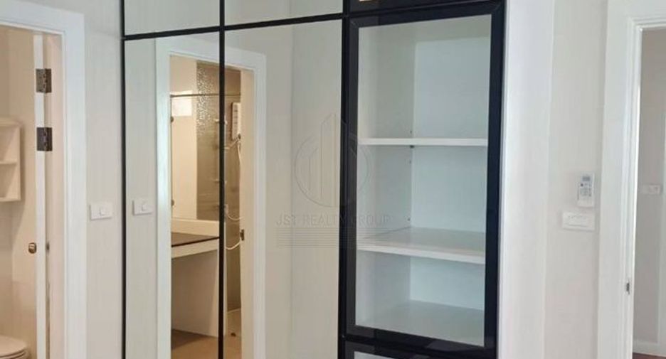 Casa en alquiler de 4 habitaciones en Bang Na, Bangkok