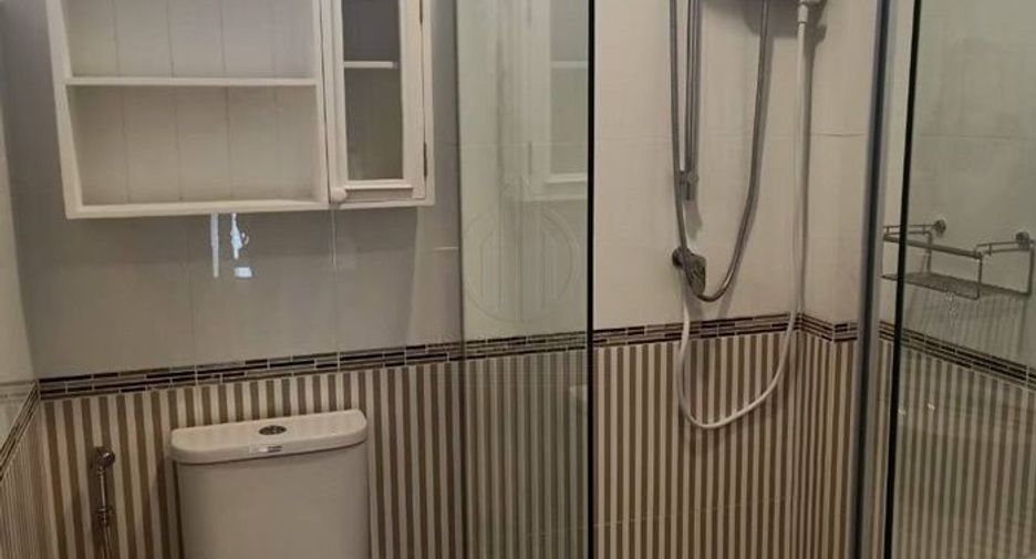 Casa en alquiler de 4 habitaciones en Bang Na, Bangkok