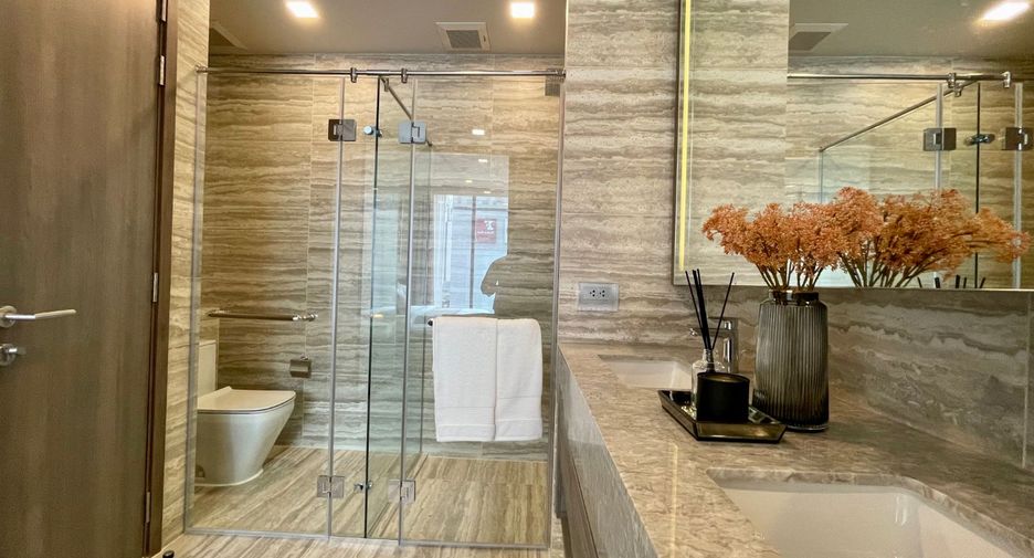 For sale 2 bedrooms condo in Khlong Toei, Bangkok
