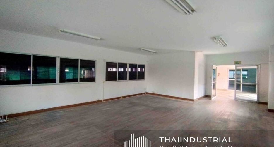 For rent warehouse in Ban Bueng, Chonburi