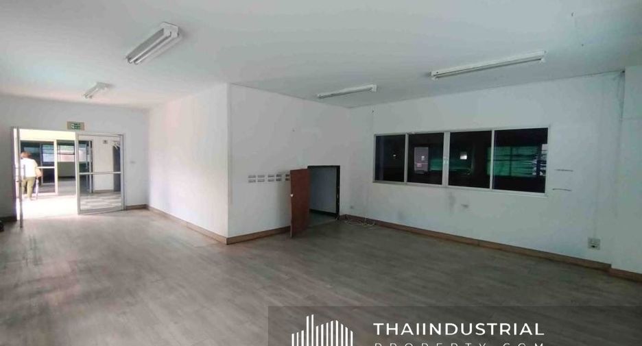 For rent warehouse in Ban Bueng, Chonburi