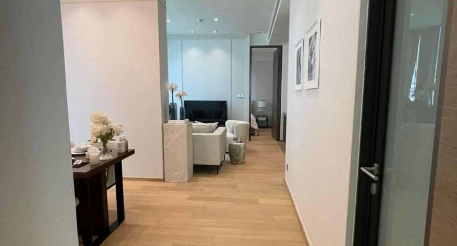 For rent 2 bedrooms condo in Pathum Wan, Bangkok