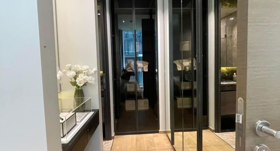 For rent 2 bedrooms condo in Pathum Wan, Bangkok
