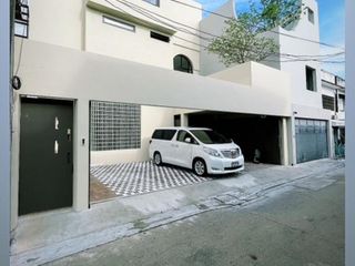 For sale 3 bedrooms house in Phaya Thai, Bangkok
