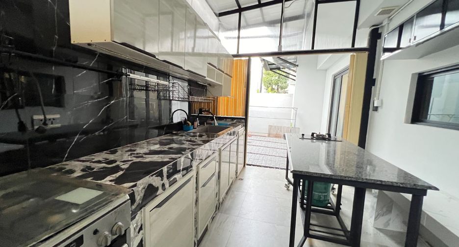 出租 3 卧室 独立屋 在 Bang Phli, Samut Prakan