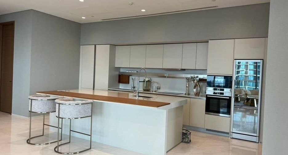 For rent and for sale 3 bedrooms condo in Pathum Wan, Bangkok