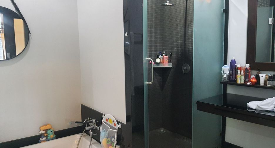 For sale 2 bedrooms villa in Mueang Phuket, Phuket
