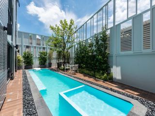 For sale 66 bed hotel in Bangkok Noi, Bangkok