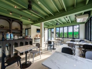 For sale 66 bed hotel in Bangkok Noi, Bangkok