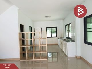For sale 3 bed townhouse in Chum Saeng, Nakhon Sawan