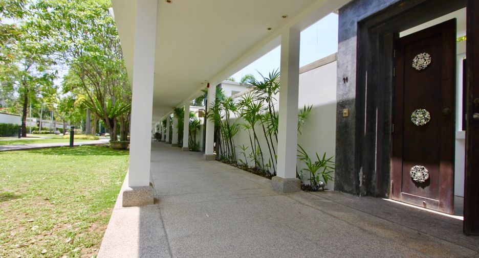 For rent 3 bedrooms townhouse in Thalang, Phuket