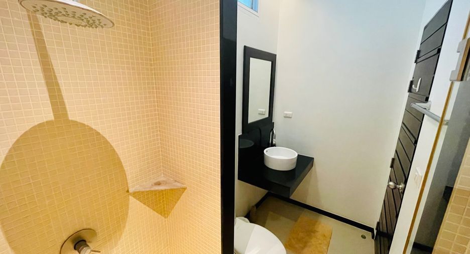 For rent 3 bedrooms townhouse in Thalang, Phuket