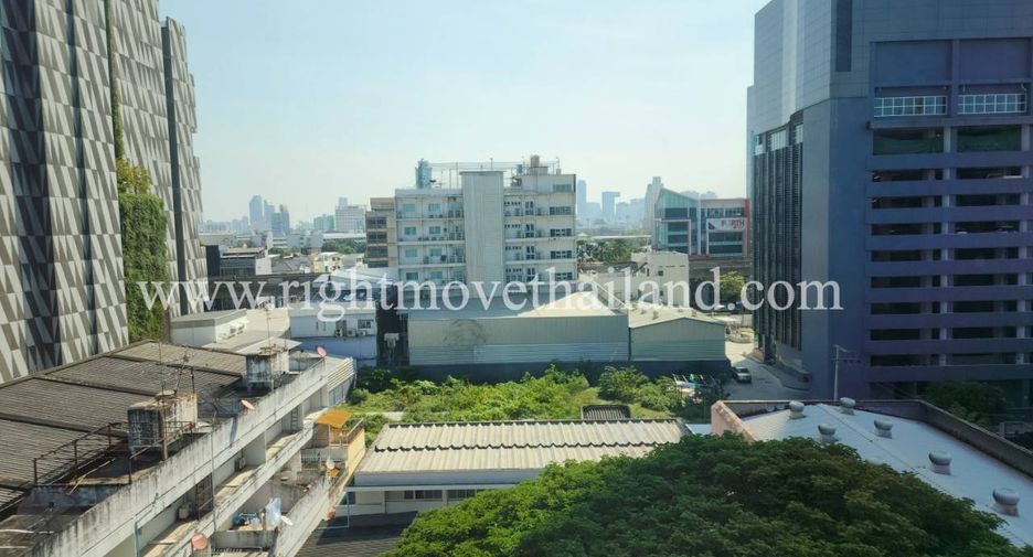 For rent 2 bedrooms condo in Phaya Thai, Bangkok