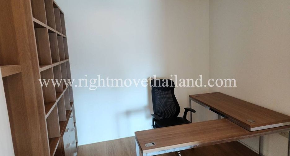 For rent 2 bedrooms condo in Phaya Thai, Bangkok