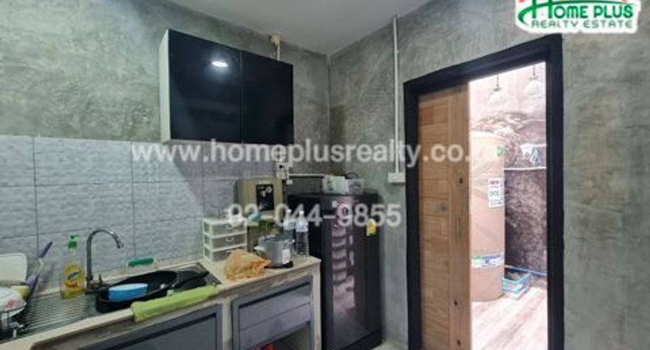 For sale 3 bedrooms townhouse in Rat Burana, Bangkok