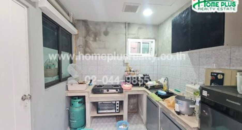 For sale 3 bedrooms townhouse in Rat Burana, Bangkok