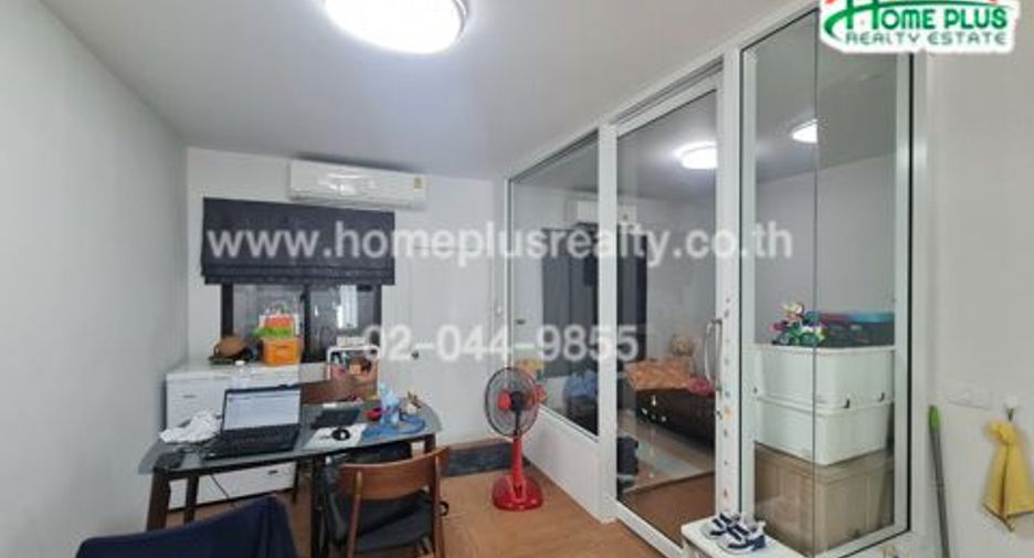For sale 3 bedrooms townhouse in Rat Burana, Bangkok