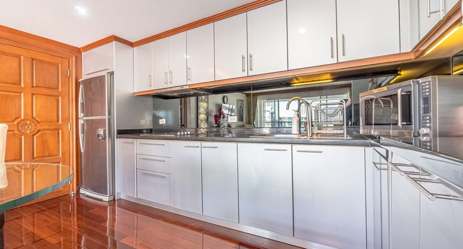 For rent 2 bedrooms apartment in Bang Lamung, Chonburi