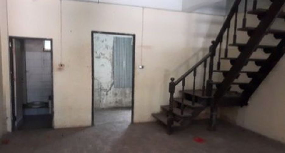 Reihenhaus zum Kauf mit 16 Zimmer in Bang Pahan, Phra Nakhon Si Ayutthaya