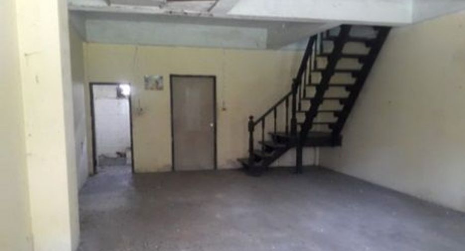 Reihenhaus zum Kauf mit 16 Zimmer in Bang Pahan, Phra Nakhon Si Ayutthaya