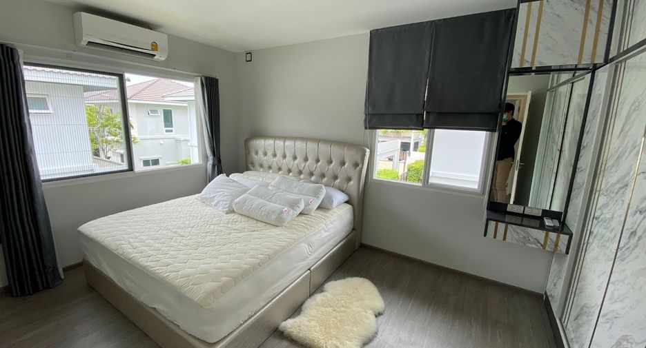 For rent 3 bedrooms house in Khlong Sam Wa, Bangkok