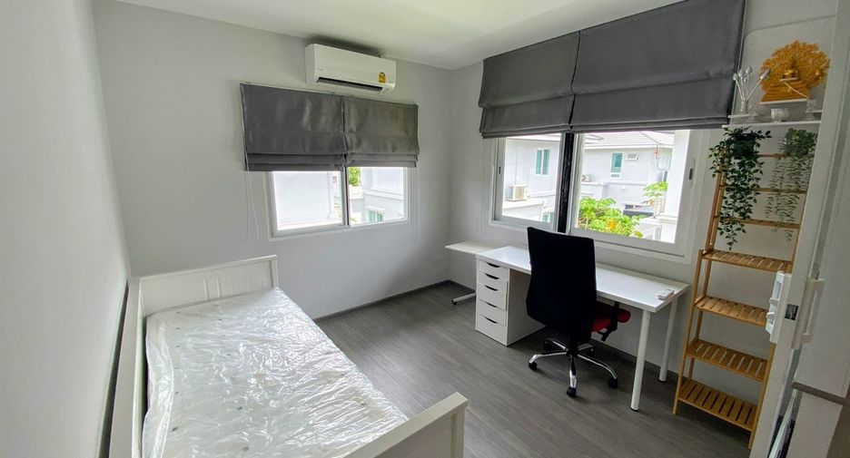 For rent 3 bed house in Khlong Sam Wa, Bangkok