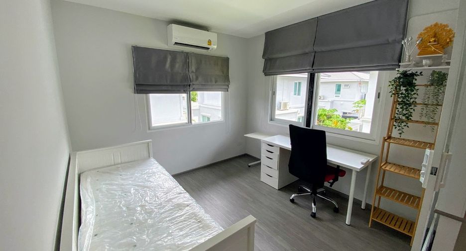 For rent 3 bedrooms house in Khlong Sam Wa, Bangkok