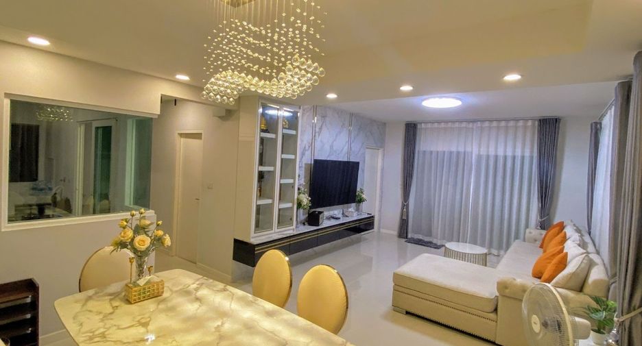 For rent 3 bedrooms house in Khlong Sam Wa, Bangkok