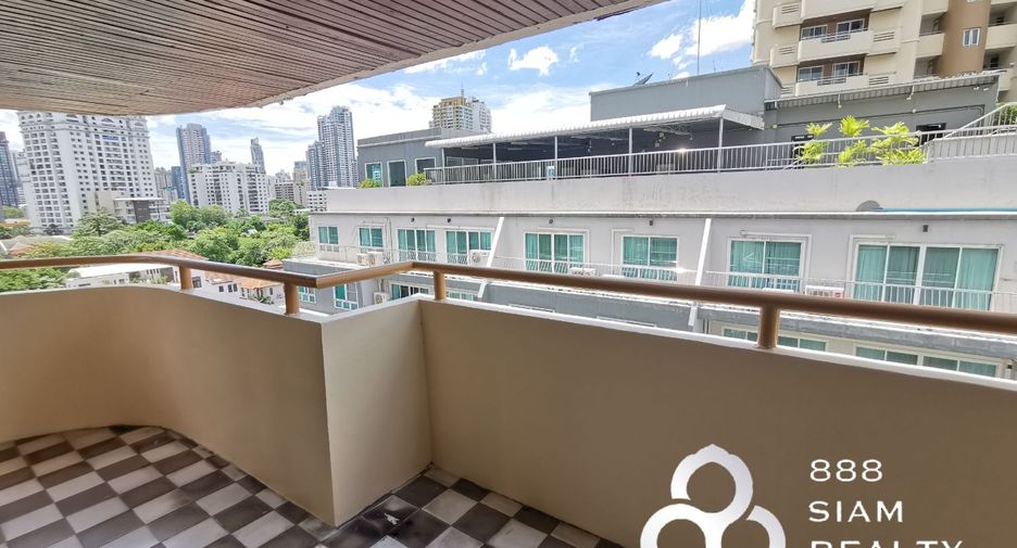 For rent 3 bedrooms condo in Watthana, Bangkok