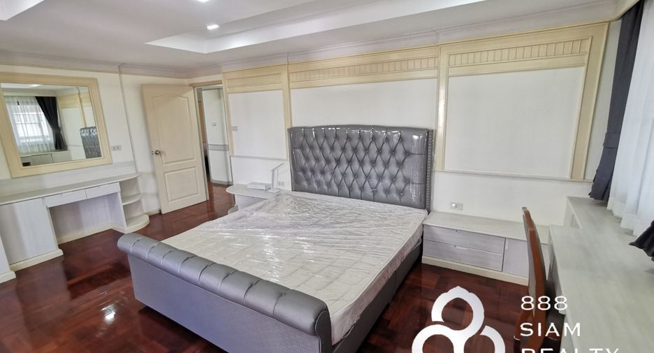 For rent 3 bedrooms condo in Watthana, Bangkok
