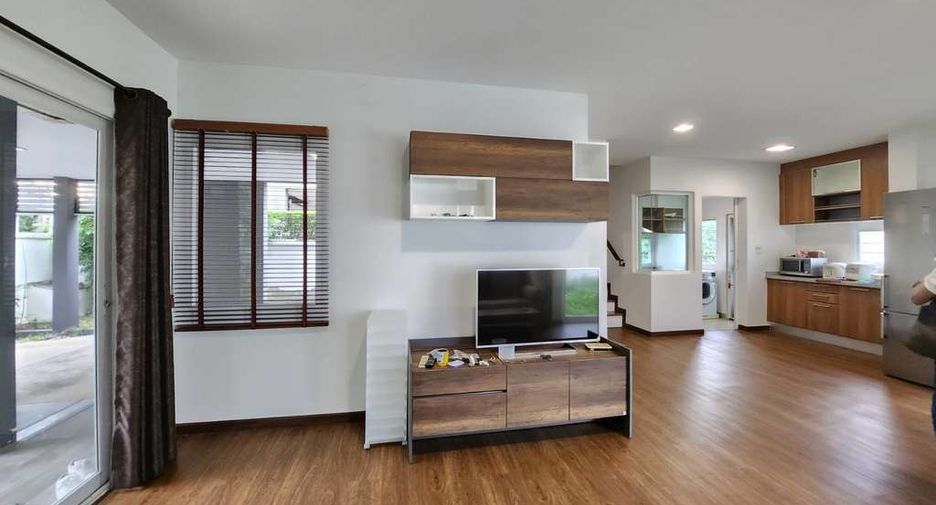 For rent 3 bedrooms house in Mueang Chiang Mai, Chiang Mai