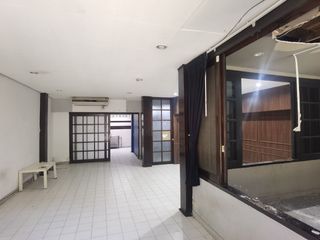 Casa adosada en alquiler de 3 habitaciones en Khlong Toei, Bangkok